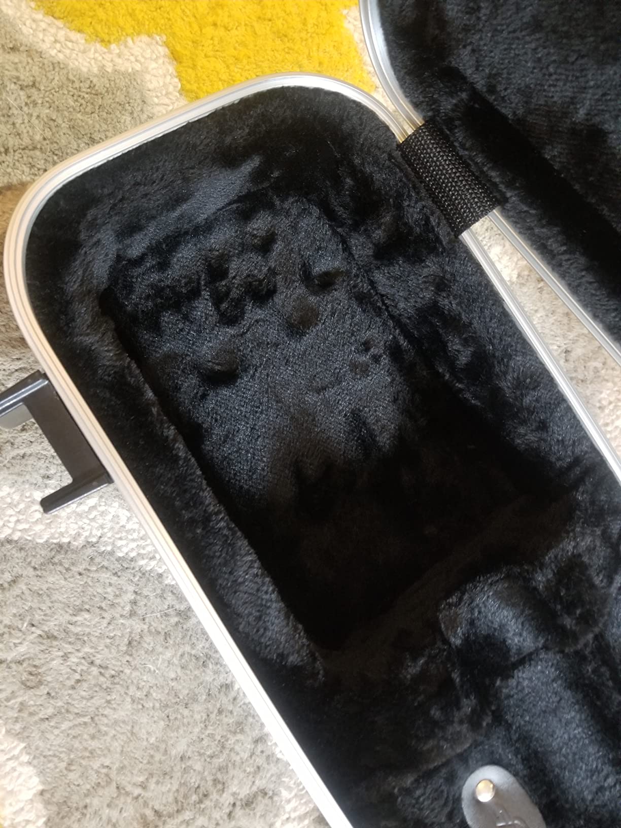 SKB Shaped Electric Hardshell - TSA Latch, Over-Molded Handle (1SKB-FS-6) customer photo 2