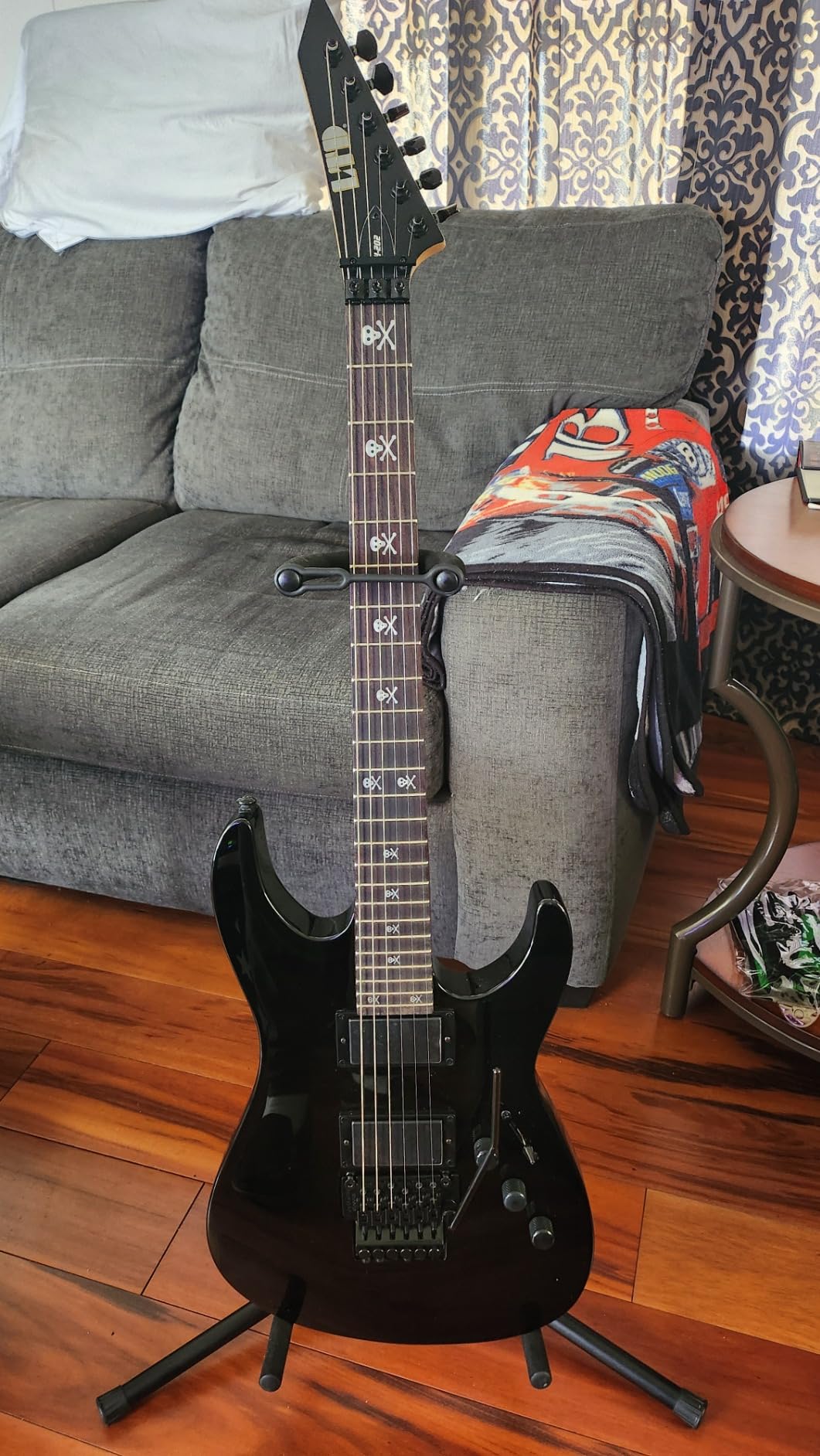 ESP LTD Kirk Hammett KH-202 - Black customer photo 1