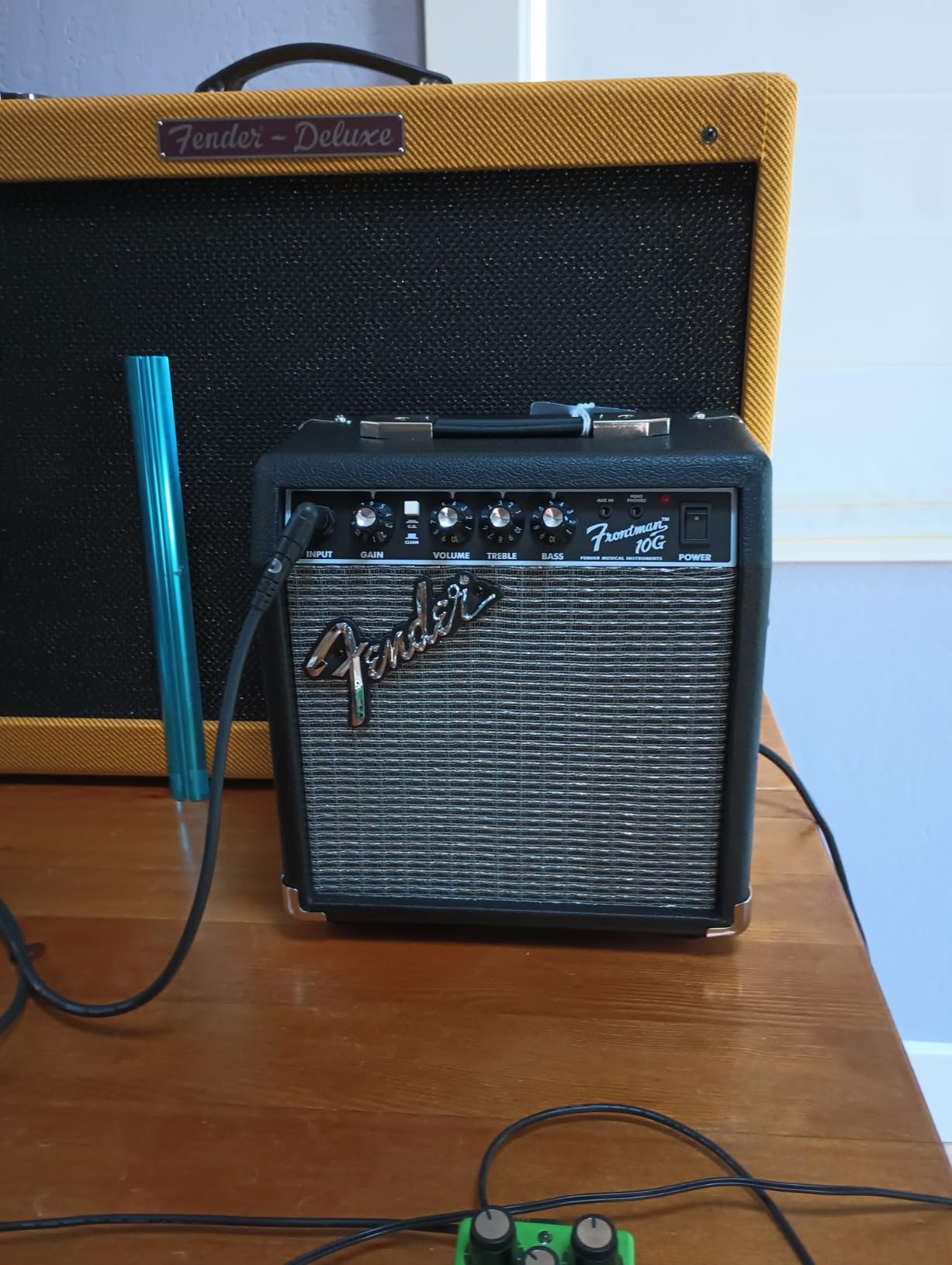 Fender Frontman 10G Electric Guitar Amplifier, 10-Watt Amp, Black/Silver customer photo 2