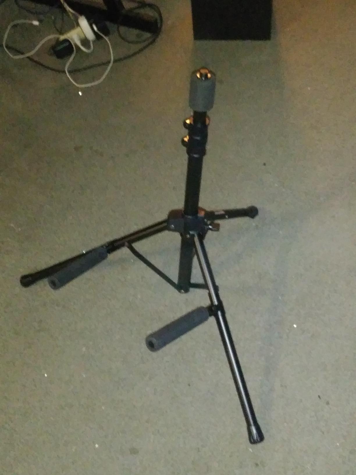 On-Stage RS7500 Tiltback Tripod Guitar Amplifier Stand customer photo 1