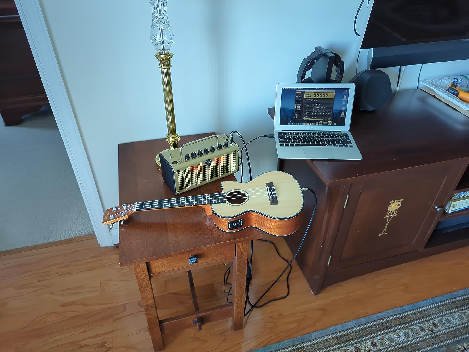 Yamaha THR5A Mini Acoustic Guitar Amplifier with Cubase AI Production Software customer photo 1
