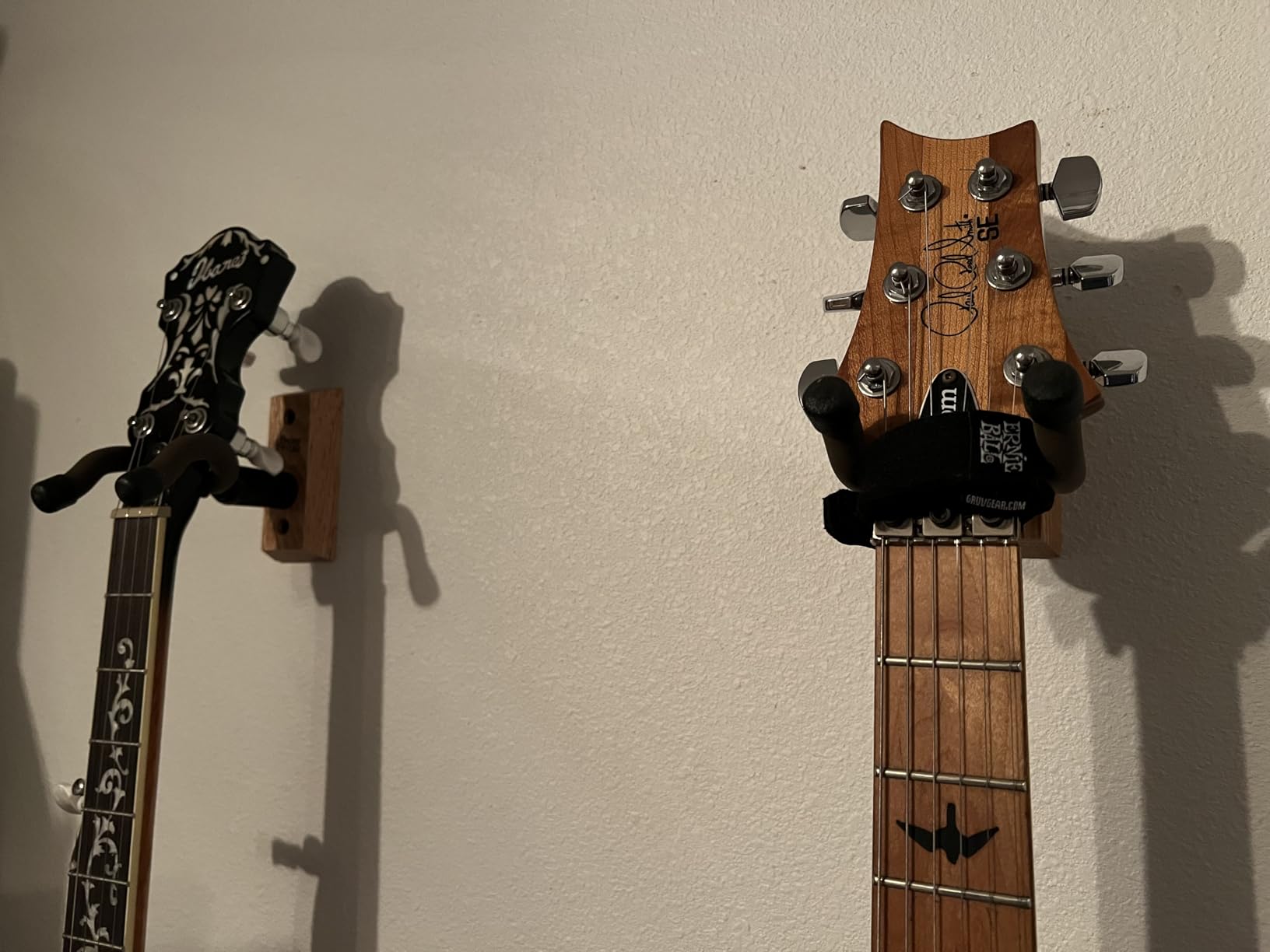 String Swing CC01K-BW Guitar Hanger and Guitar Wall Mount Bracket Holder for Acoustic and Electric Guitars Black Walnut customer photo 2