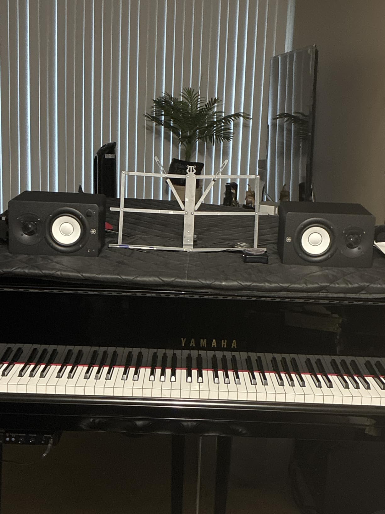 Yamaha HS5 Powered Studio Monitor customer photo 2