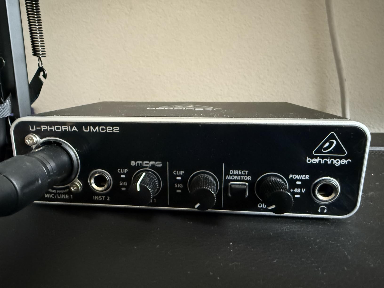 Behringer UMC22 Audiophile 2x2, 48 kHz USB Audio Interface with Midas Mic Preamplifier | For Recording Microphones and Instruments customer photo 2