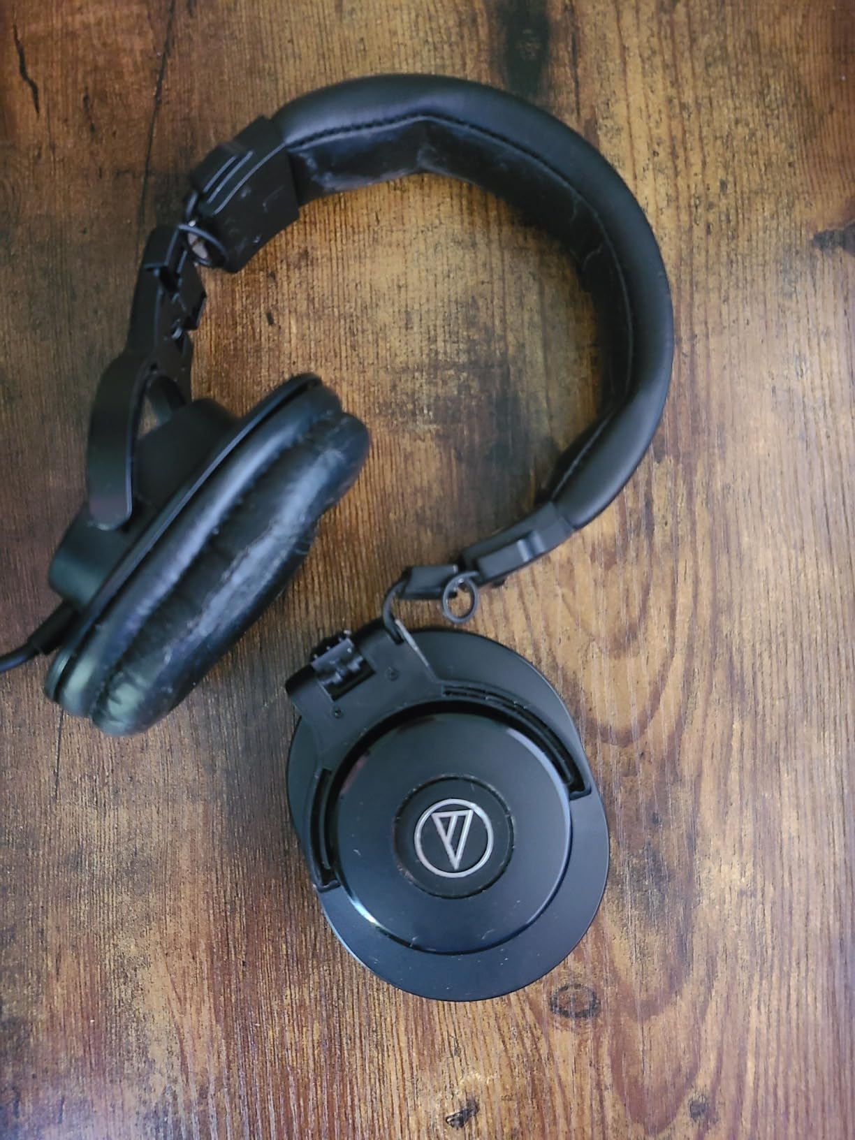 Audio-Technica ATH-M30x Professional Studio Monitor Headphones, Black customer photo 2