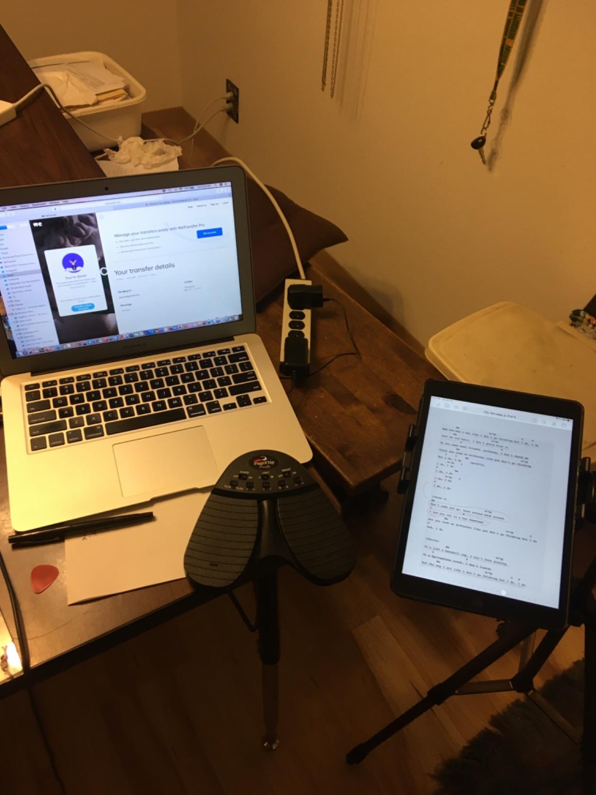 PageFlip Firefly Bluetooth Page Turner Pedal – Programmable, Illuminated customer photo 1