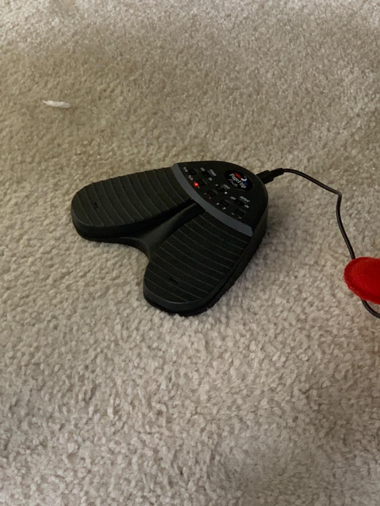 PageFlip Firefly Bluetooth Page Turner Pedal – Programmable, Illuminated customer photo 2