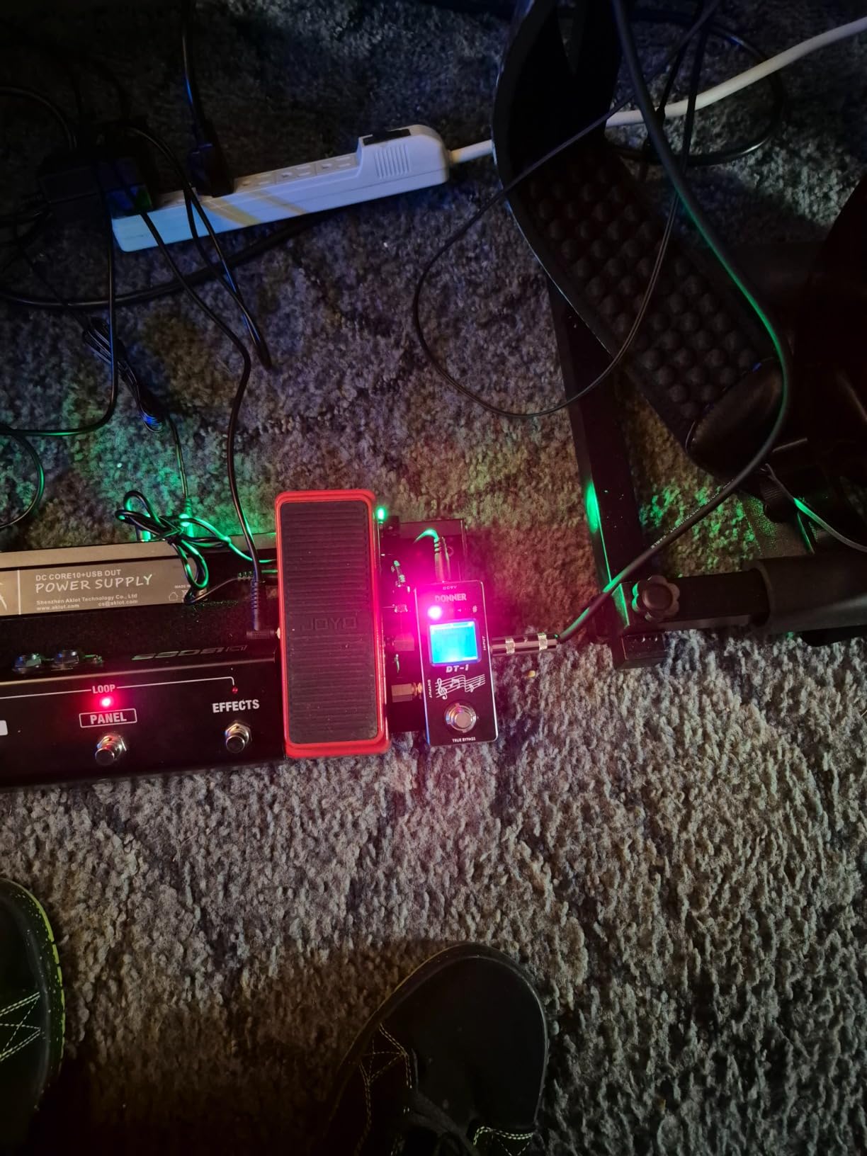 Donner Tuner Pedal, Dt-1 Chromatic Guitar Tuner Pedal with Pitch Indicator for Electric Guitar and Bass True Bypass customer photo 1
