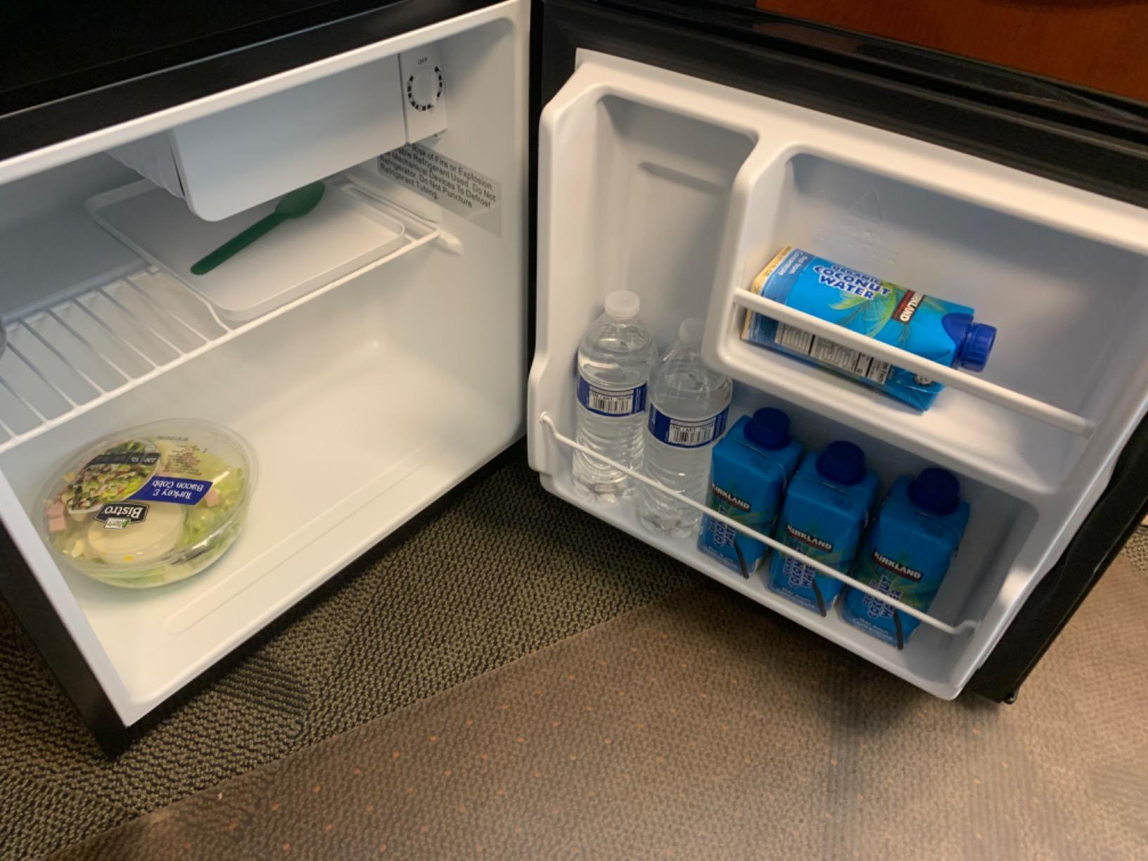 Midea 1.6 Cu.ft Mini Fridge, Energy Star Certified, Low Noise for Bedroom customer photo 1