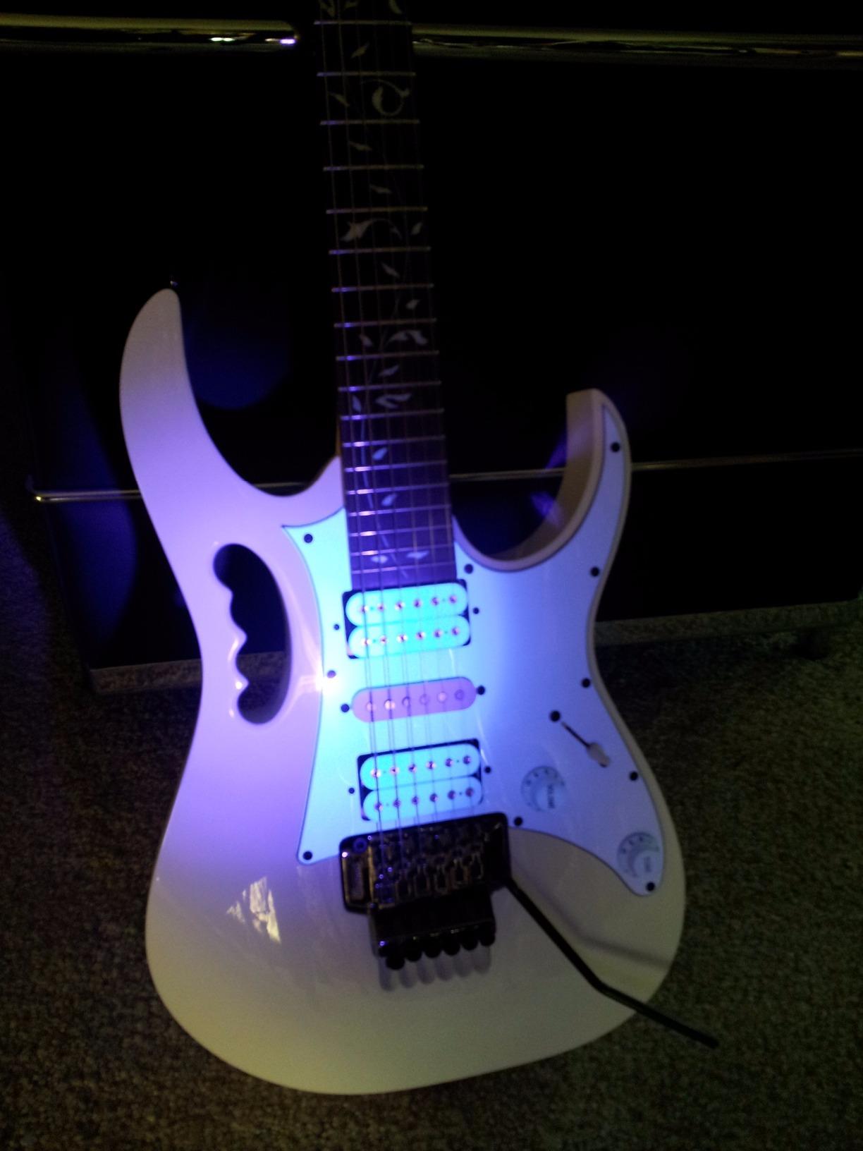 Ibanez JEMJR Steve Vai - White customer photo 2