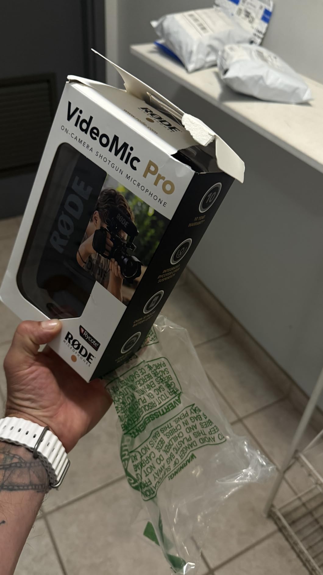 Rode VideoMic Pro R Camera-Mount Shotgun Microphone,Black customer photo 2