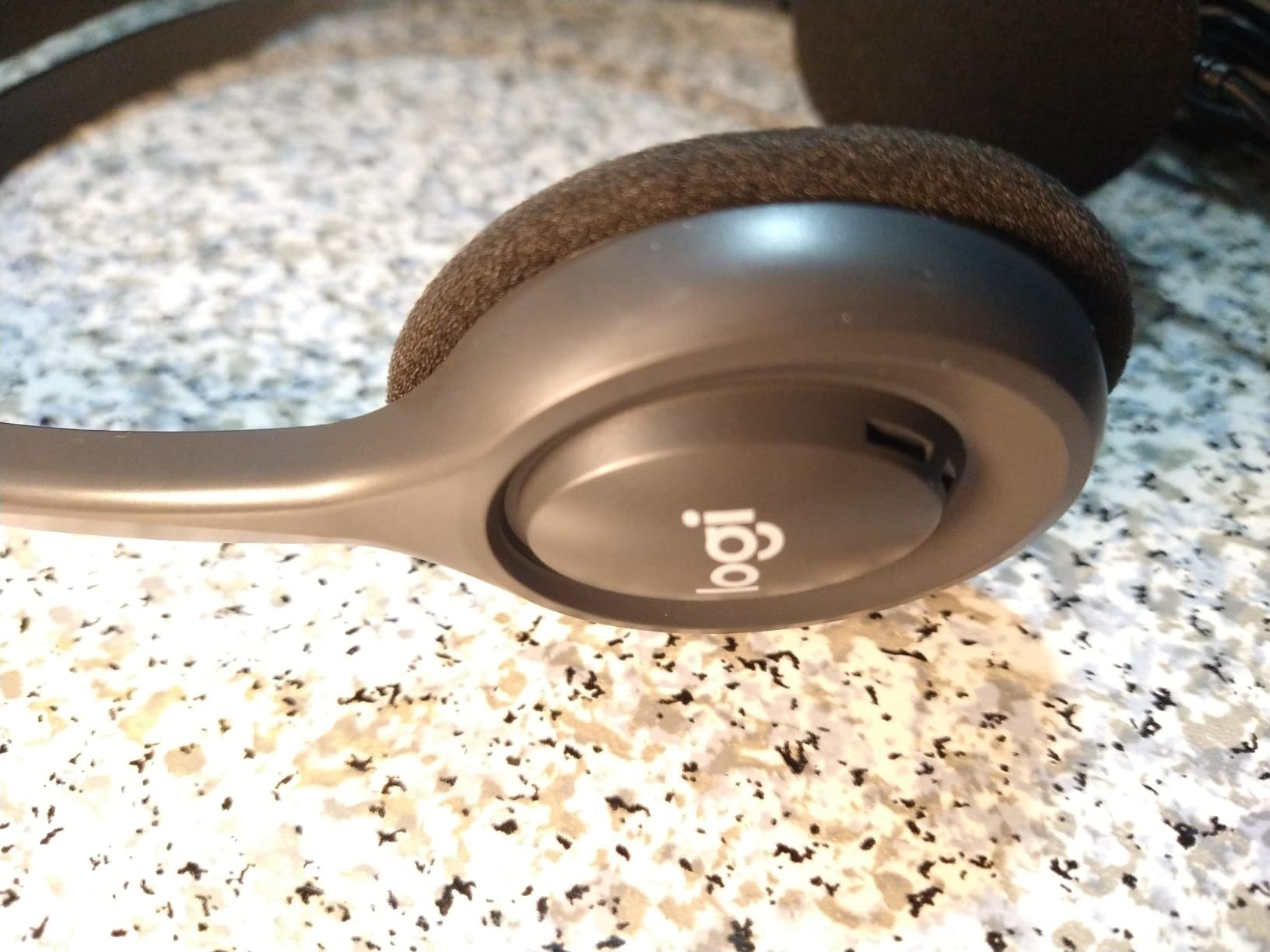Logitech H111 Stereo Headset with 3.5 mm Audio Jack - Black customer photo 1