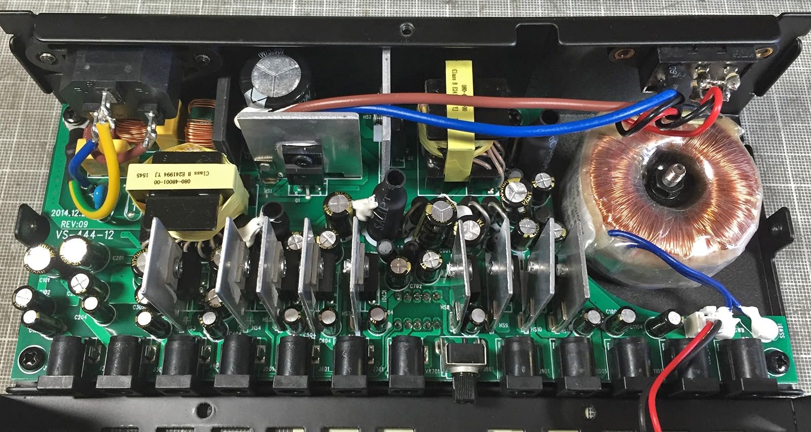 Truetone 1 SPOT Pro CS12 Guitar Pedal Power Supply with 12 Isolated Outputs, 9Vac 9Vdc 12V 18V variable voltage, Studio Power for Your Pedalboard customer photo 2