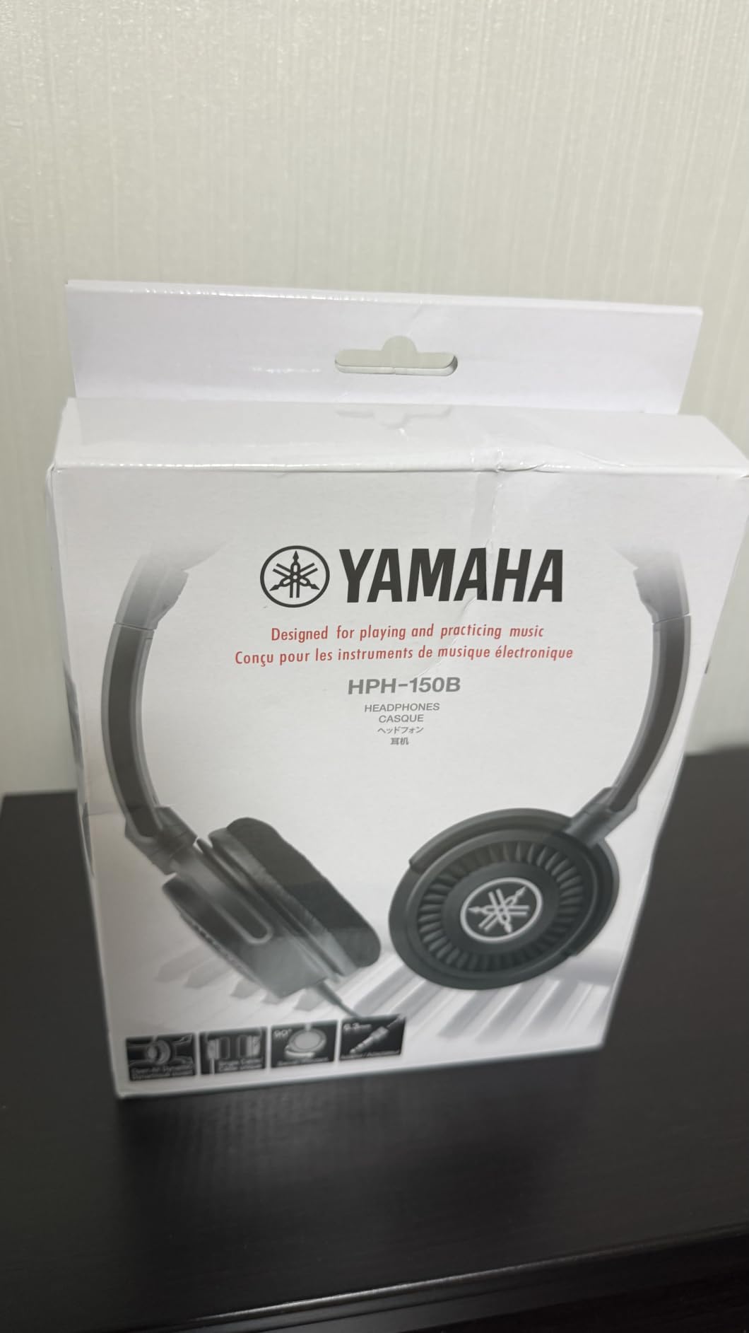 Yamaha HPH-100B Dynamic Closed-Back Headphones, Black customer photo 1