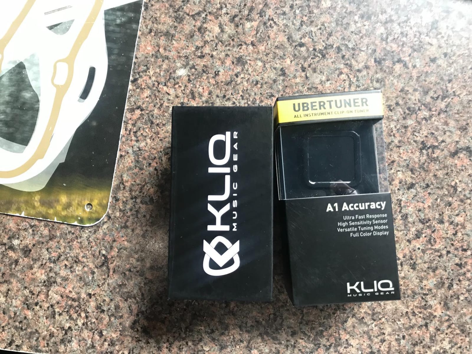 KLIQ TinyTune Pro Stage Tuner Pedal for Guitar & Bass, Mini Chromatic Pedal with True Bypass, Silent Switch, Flat Tuning, LED Display & Pitch Calibration (9V Power Supply Required) customer photo 2