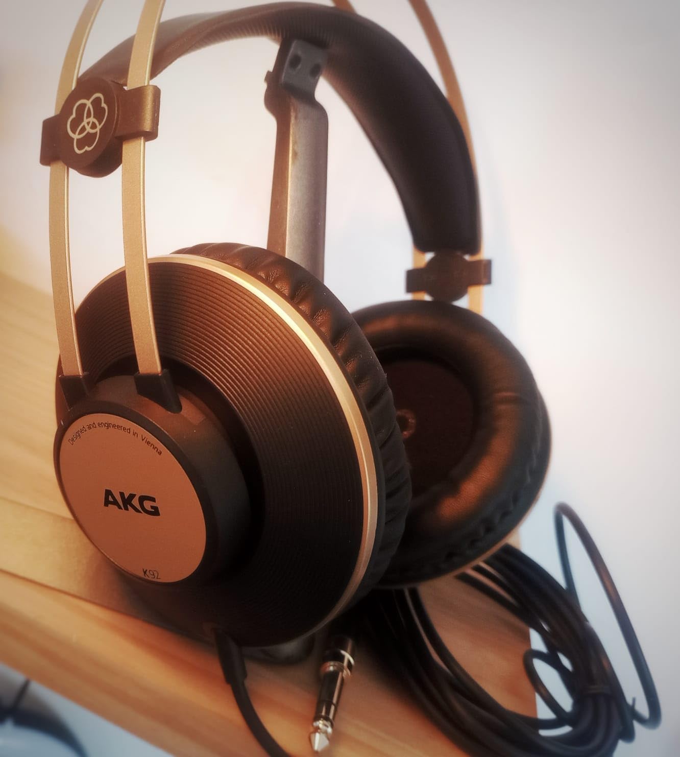 AKG Pro Audio K92 Over-Ear, Closed-Back, Critical Listening and Studio Headphones, Matte Black and Gold customer photo 1