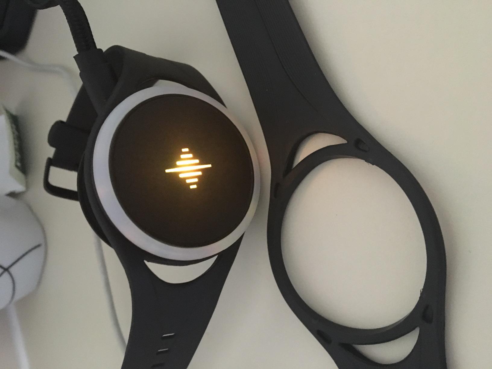 Soundbrenner Pulse, Vibrating Metronome for All Musicians and Instruments, Perfect for Drums, Guitar, Piano and More, Best in Show at NAMM customer photo 2