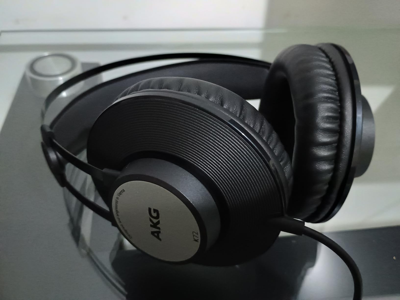 AKG Pro Audio K72 Over-Ear, Closed-Back, High-Sensitivity, High Output 40mm drivers, Studio Professional Headphone. Also Great for Portable Devices. Black. customer photo 1