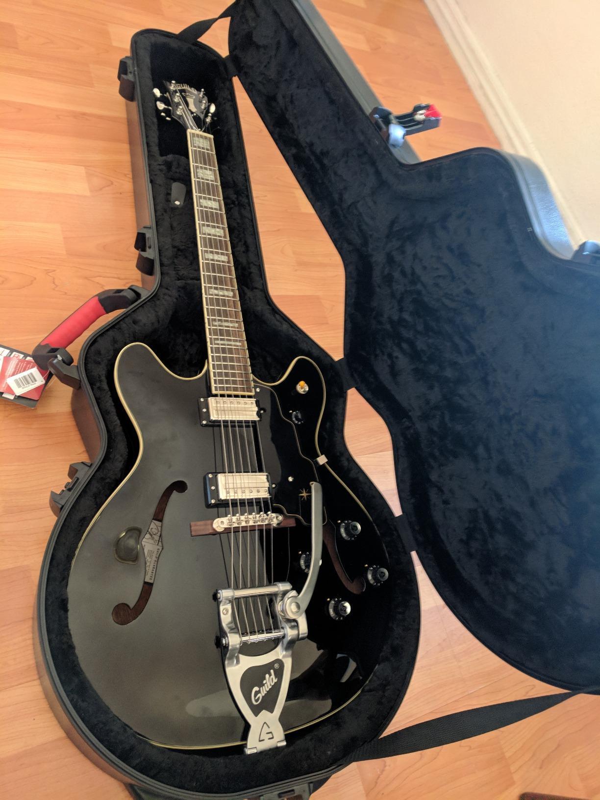 Gator Cases Molded Flight Case for 335 Semi-Hollow Electric Guitars with TSA Approved Locking Latch, (GTSA-GTR335) customer photo 2