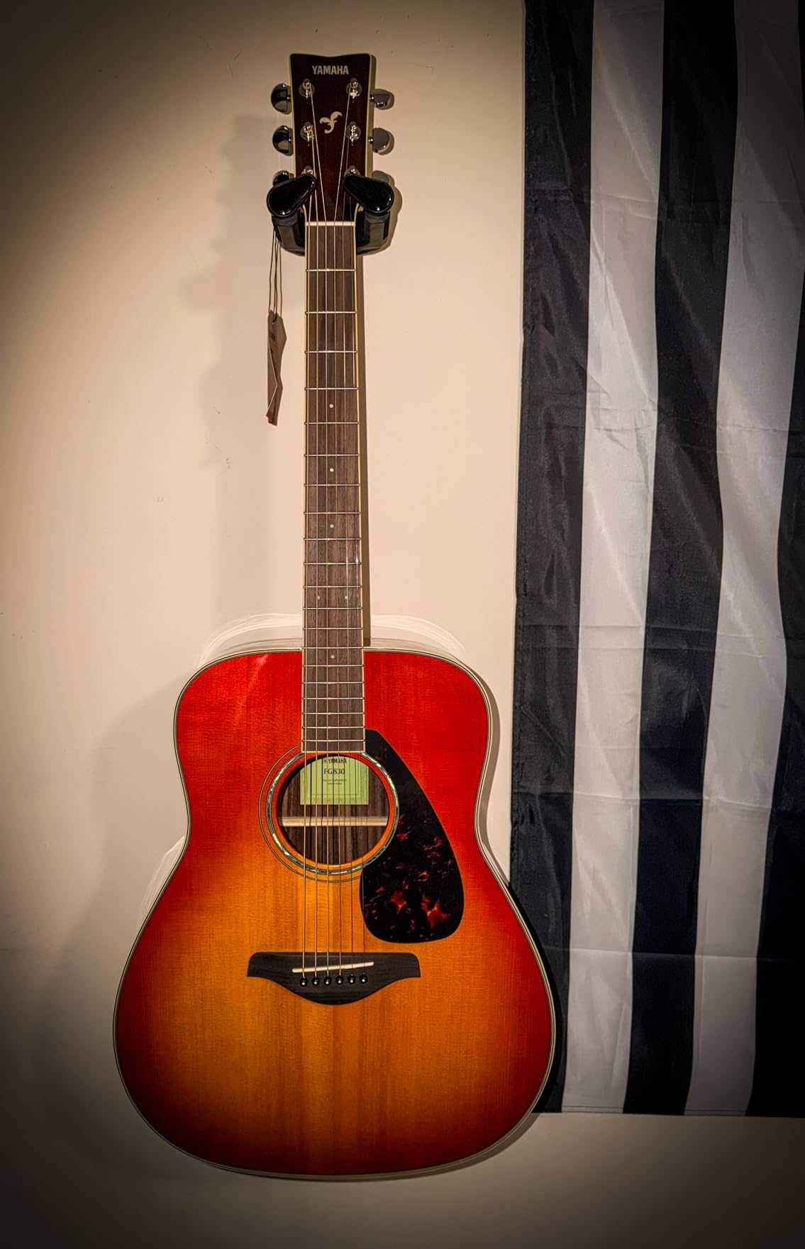 Yamaha FG830 Solid Top Folk Guitar, Natural customer photo 1