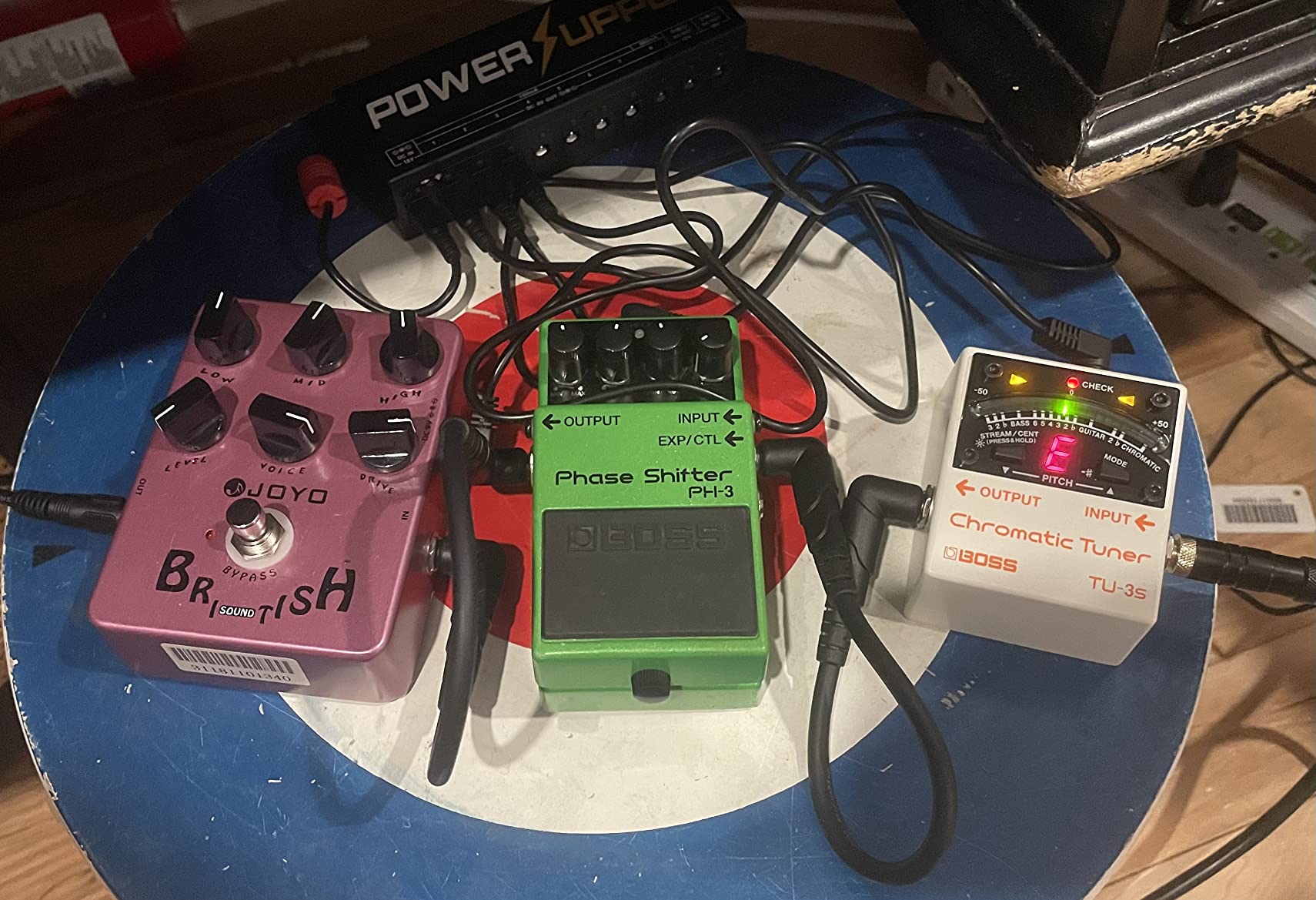 BOSS TU-3S Compact Chromatic Tuner for your Pedalboard | Industry-Standard Performance in a Tiny Footprint | Rock-Solid Tuning for Guitar and Bass | 21-Segment LED Meter | Accu-Pitch Sign Function customer photo 2