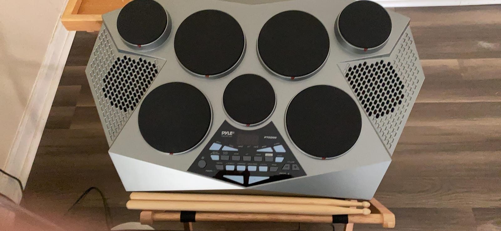 Pyle Pro Electronic Drum kit - Portable Electric Tabletop Drum Set Machine with Digital Panel, 7 Drum Pad, Hi-Hat / Kick Bass Pedal Controller USB AUX -Tom Toms, Hi-Hat, Snare Drums, Cymbals - PTED06 customer photo 1