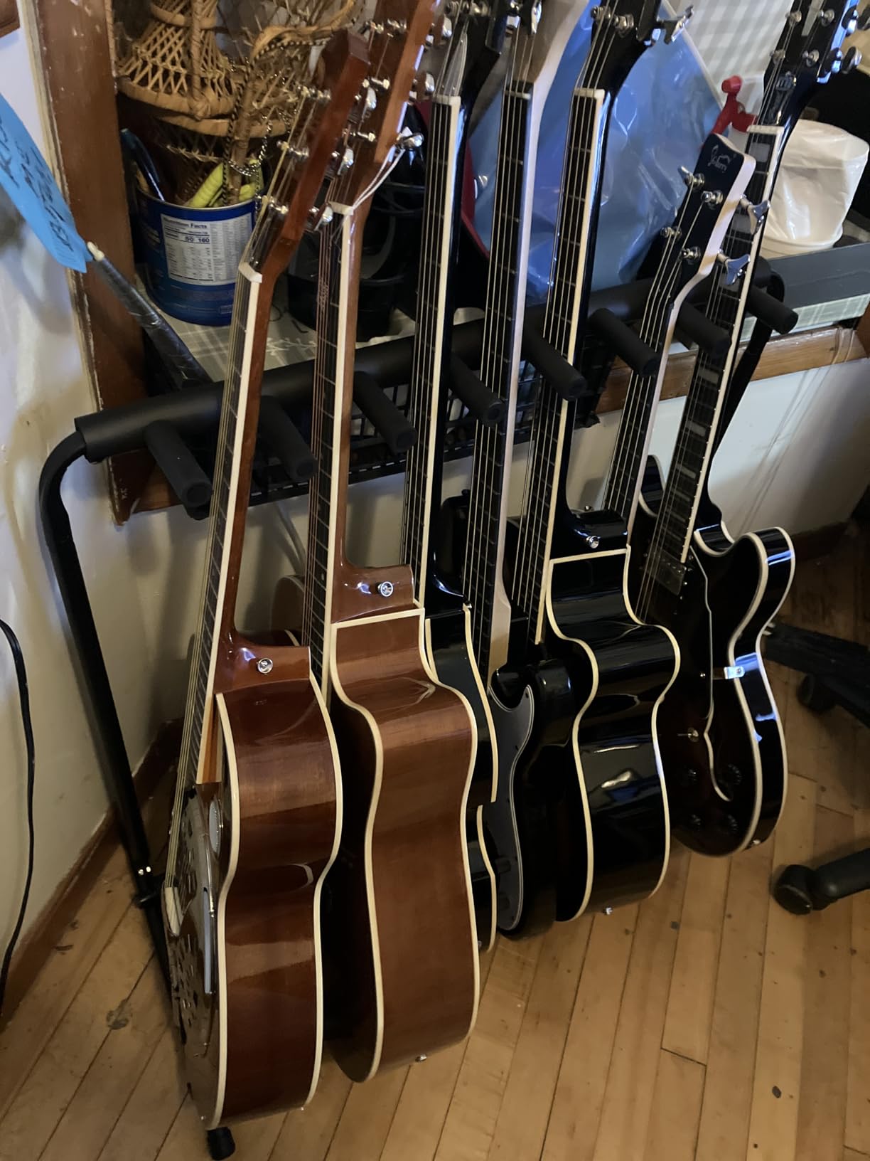 Pyle 7 Slot Multi-Guitar Stand – Universal Guitar Floor Rack for Electric, Acoustic, Bass Guitars, Ukuleles & Cases – Portable, and Protective with No-Slip Non-Scratch Padding – Black display rack customer photo 2
