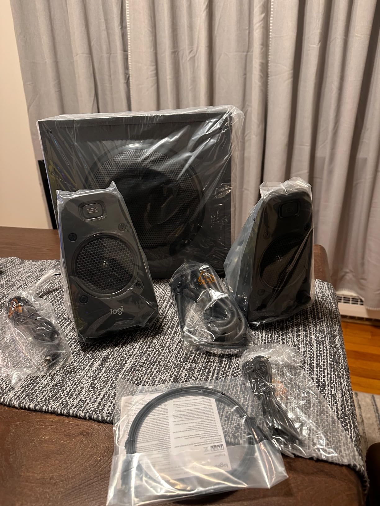 Logitech Z625 Powerful THX® Certified 2.1 Speaker System with Optical Input customer photo 1