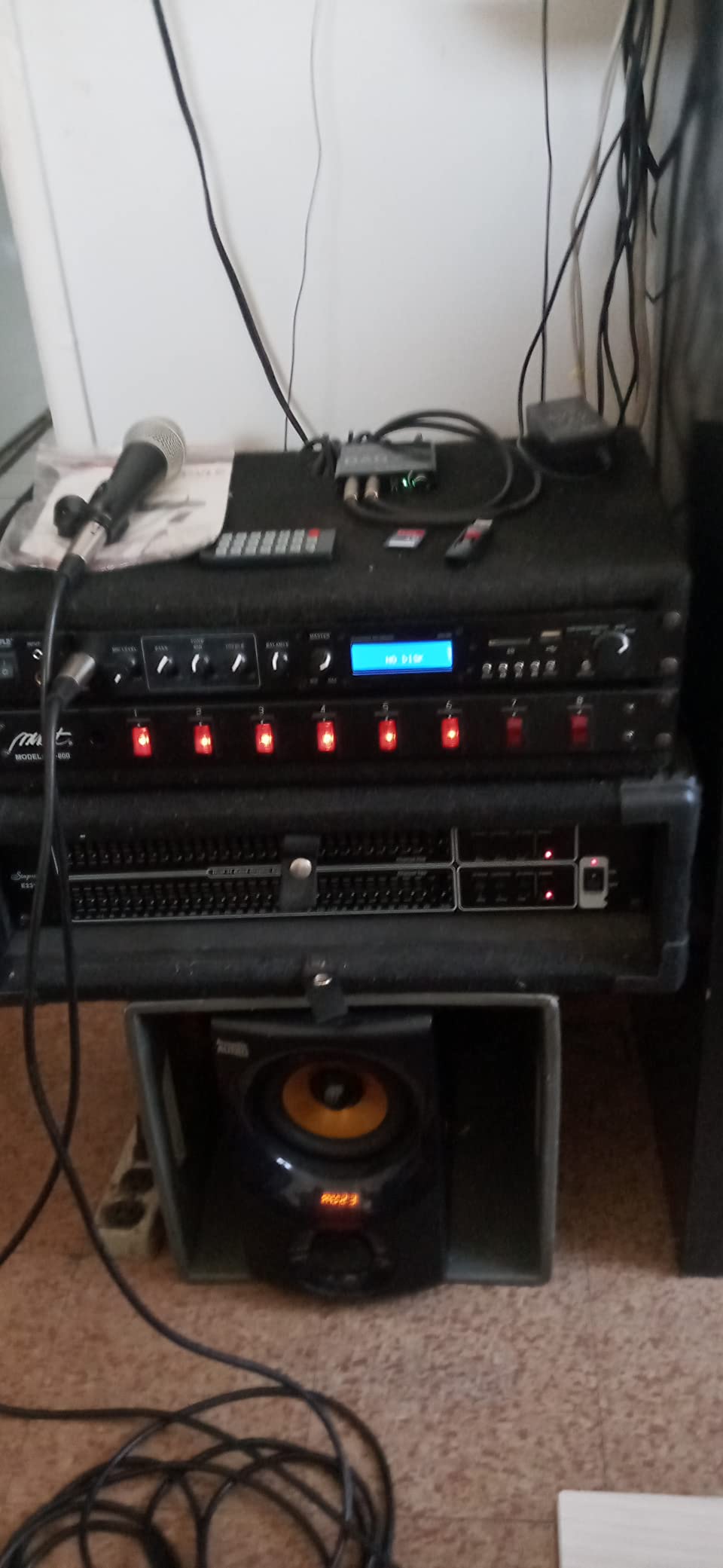 Pyle Rack Mount Studio Pre-Amplifier - Audio Receiver System w/ Digital LCD Display Bluetooth FM Radio Recording Mode Remote Control USB Flash or SD Card Reader Input and Output Jack - PPRE70BT customer photo 2