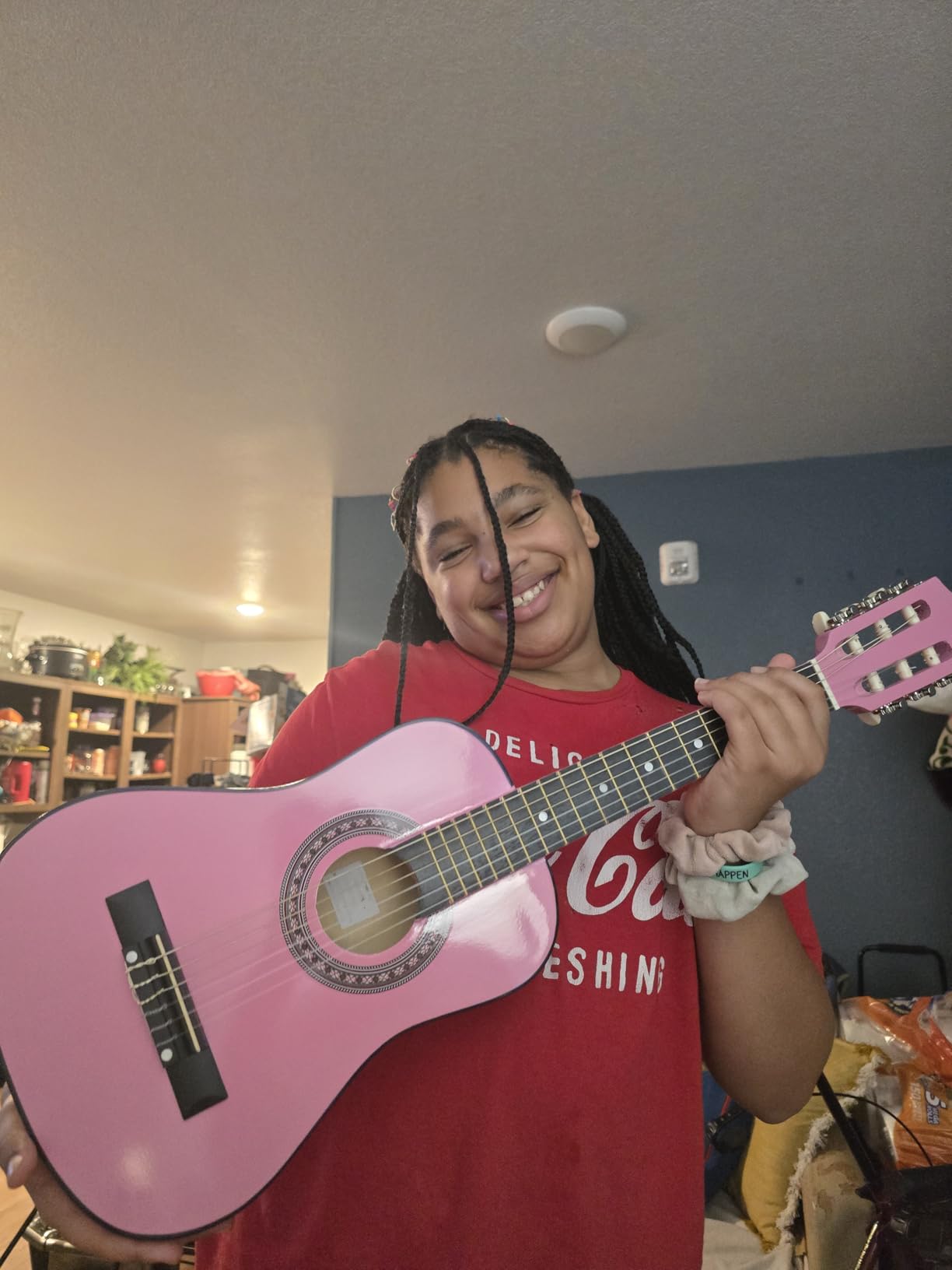 MasterPlay Kids Guitar, 30” Beginner Classical Wood Guitar For Learners, With starter kit, Bag, Strap, Tuner, Pick, Extra String, Cleaning cloth, Christmas, Birthday Gift for Girls Ages 5-12, Pink customer photo 2