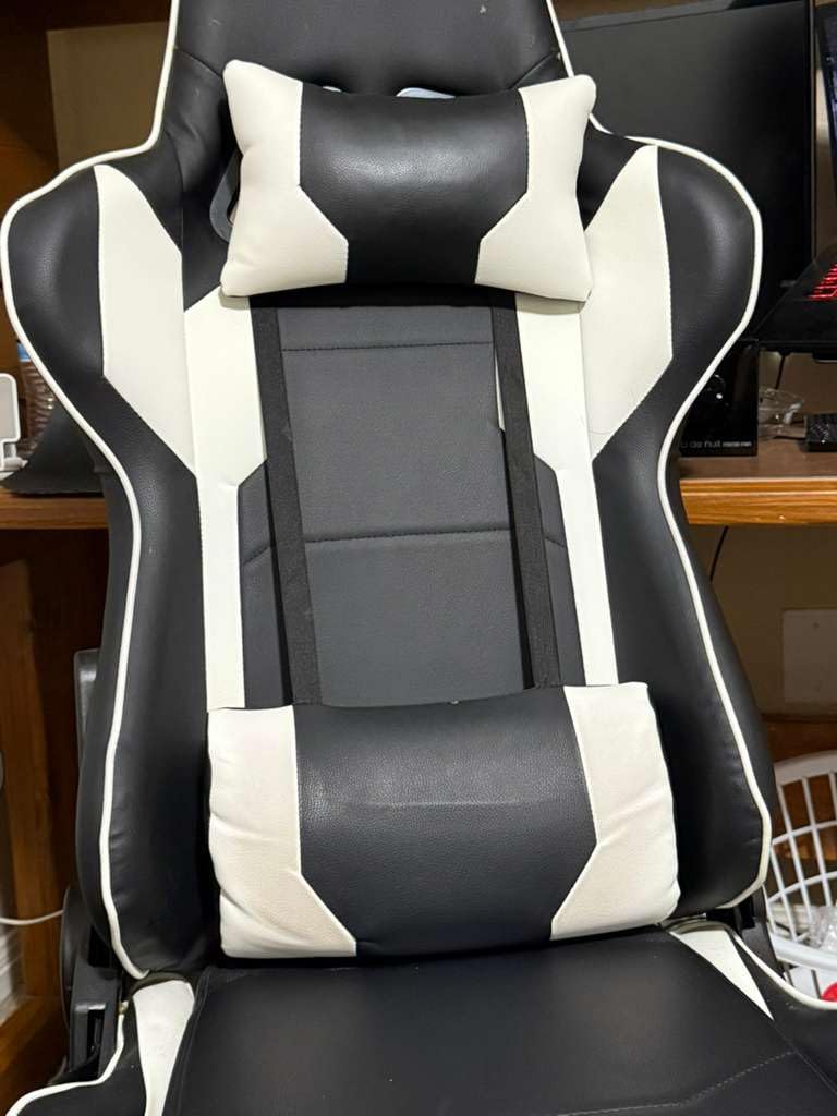 Homall Gaming Chair, Office Chair High Back Computer Chair Leather Desk Chair Racing Executive Ergonomic Adjustable Swivel Task Chair with Headrest and Lumbar Support (White) customer photo 2