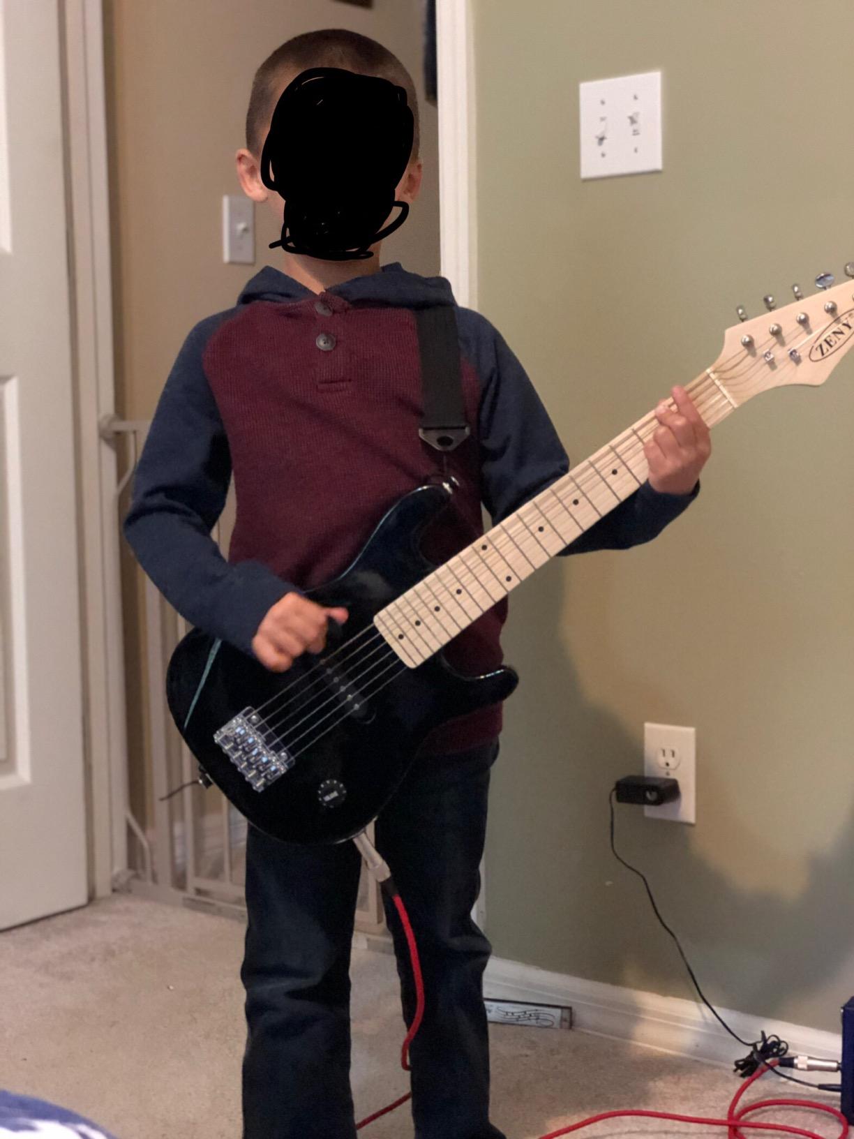 30 Inch Electric Guitar, Starter Kit for Kids with Amplifier,Picks, Gig Bag, Shoulder Strap, Cable & Accessory Kit,Solid Wood Body, Blue customer photo 2