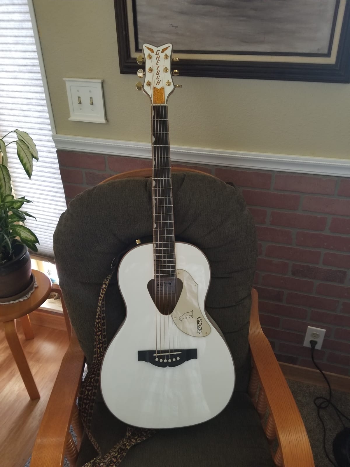 Gretsch G5021WPE Penguin Parlor Acoustic Electric Jumbo Non-Cutaway White w/Fishman Pickup System customer photo 1