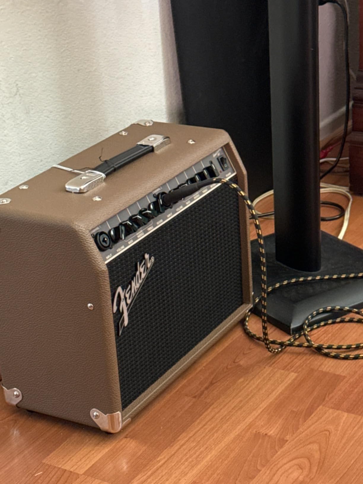 Fender Acoustasonic 40-Watt Acoustic Guitar Amplifier, Portable Amp Combo customer photo 2