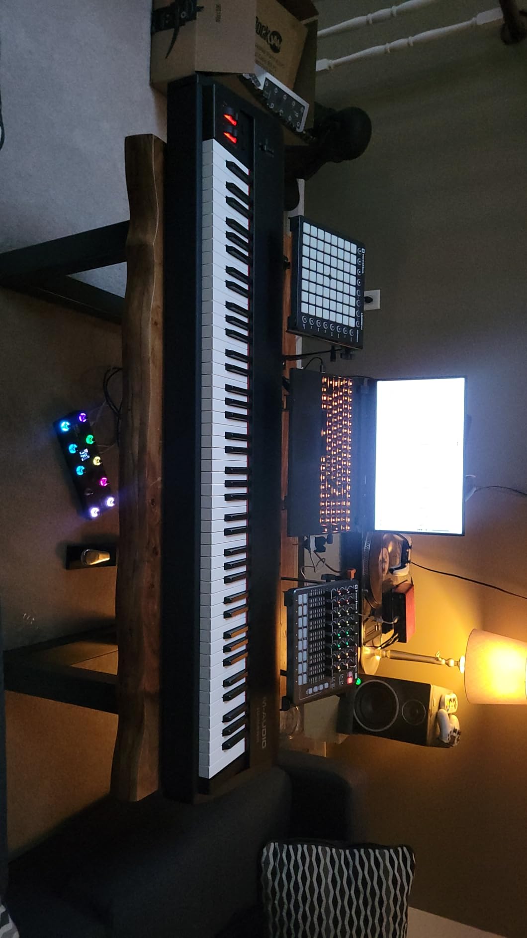 M-AUDIO Hammer 88 USB MIDI Keyboard Controller customer photo 2