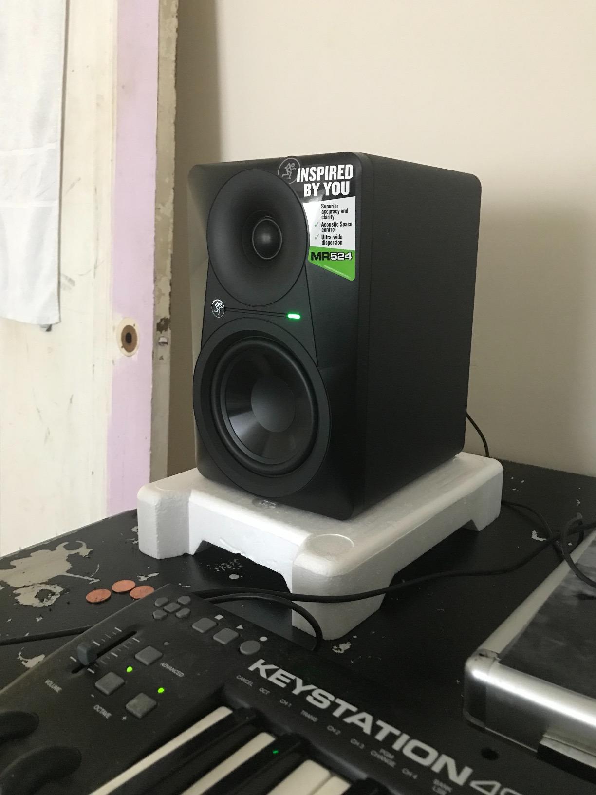 Mackie MR524 -Channel Studio Monitor customer photo 2