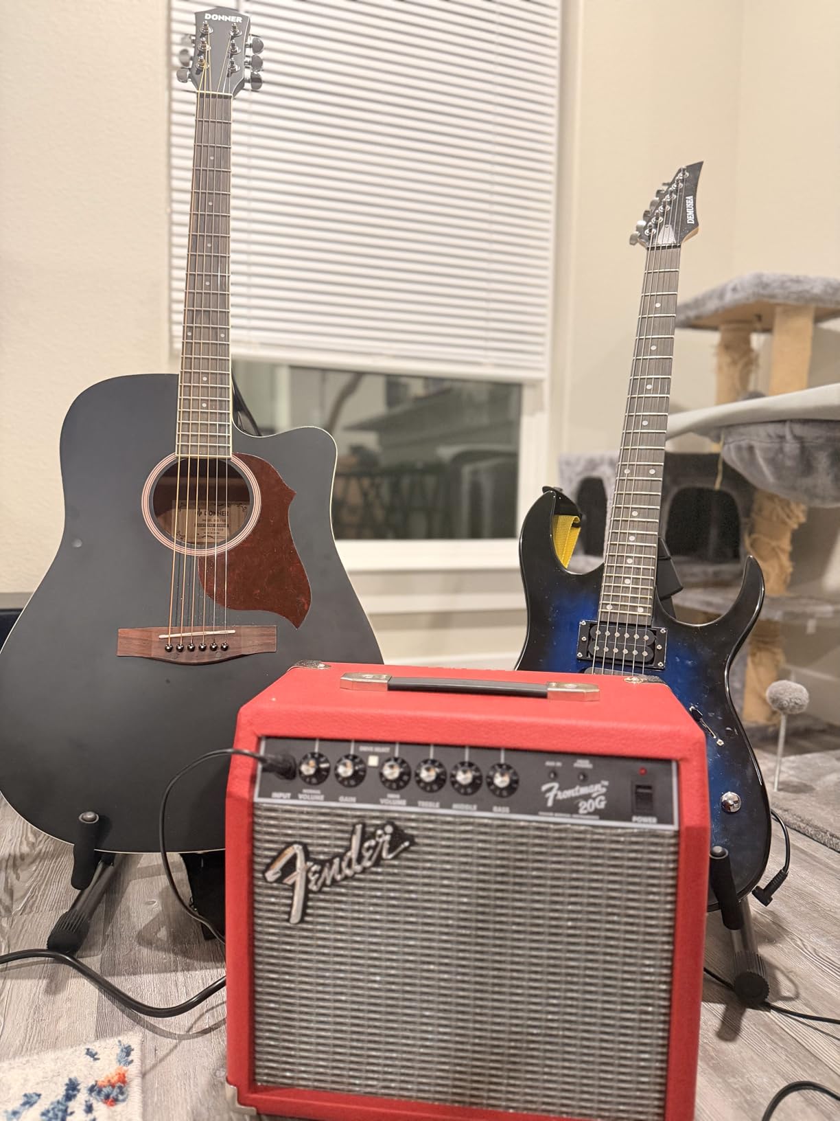 Donner 41” Acoustic Guitar Bundle for Beginners Adults with Online Lesson, 4/4 Full Size Steel Acustica Guitarra with Gig Bag, Tuner, Strap, Strings, Picks, Capos, Cutaway, Natural, DAG-1C/DAD-110C customer photo 2