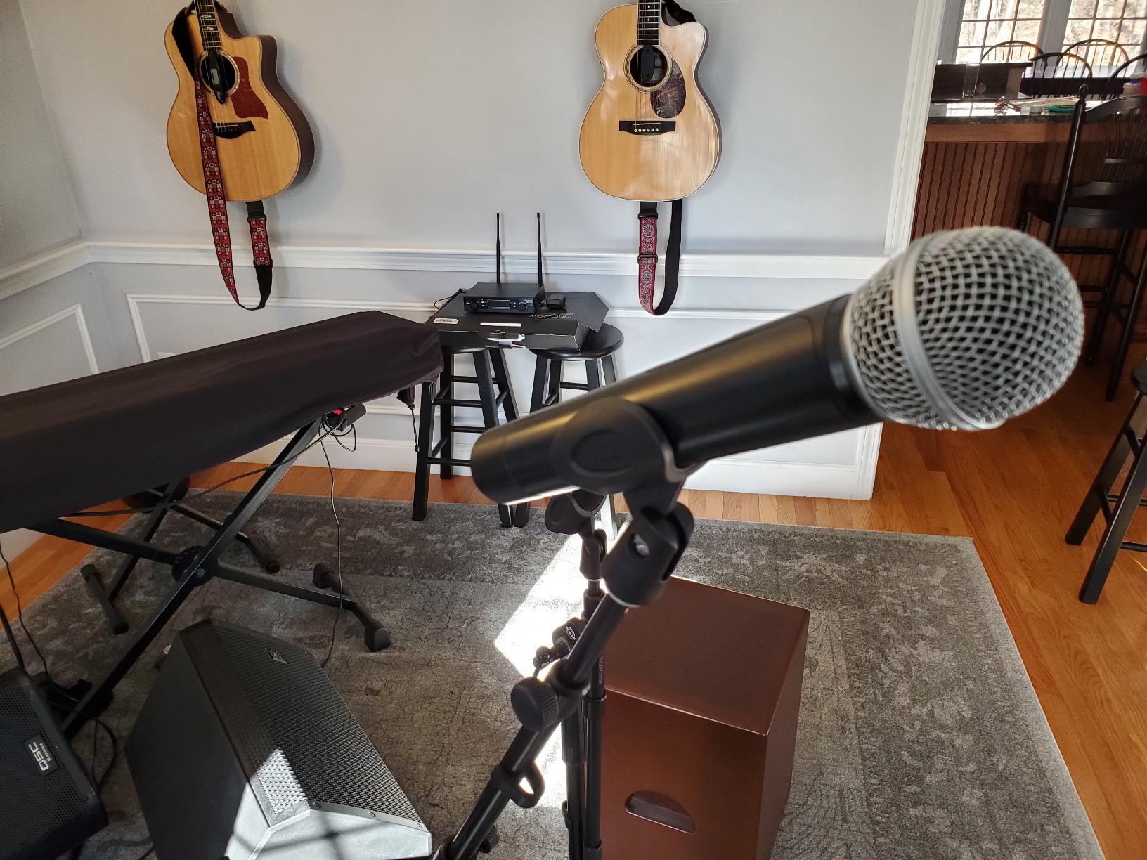 innopow 200-Channel Wireless Microphones System, Dual UHF Metal Cordless Mic Set, Auto Scan, Long Range 200-240Ft,16 Hours Use for Karaoke Singing, Church, 2022 Version(WM333) customer photo 2