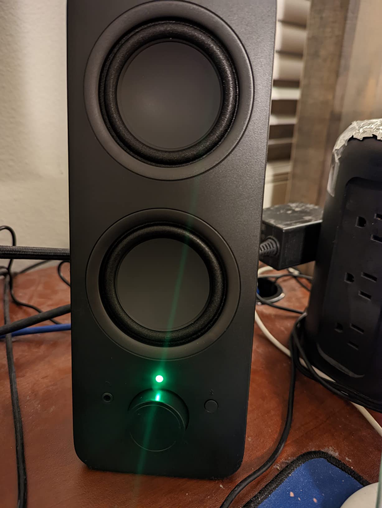 Logitech Z207 2.0 Stereo Computer Speakers with Bluetooth customer photo 2