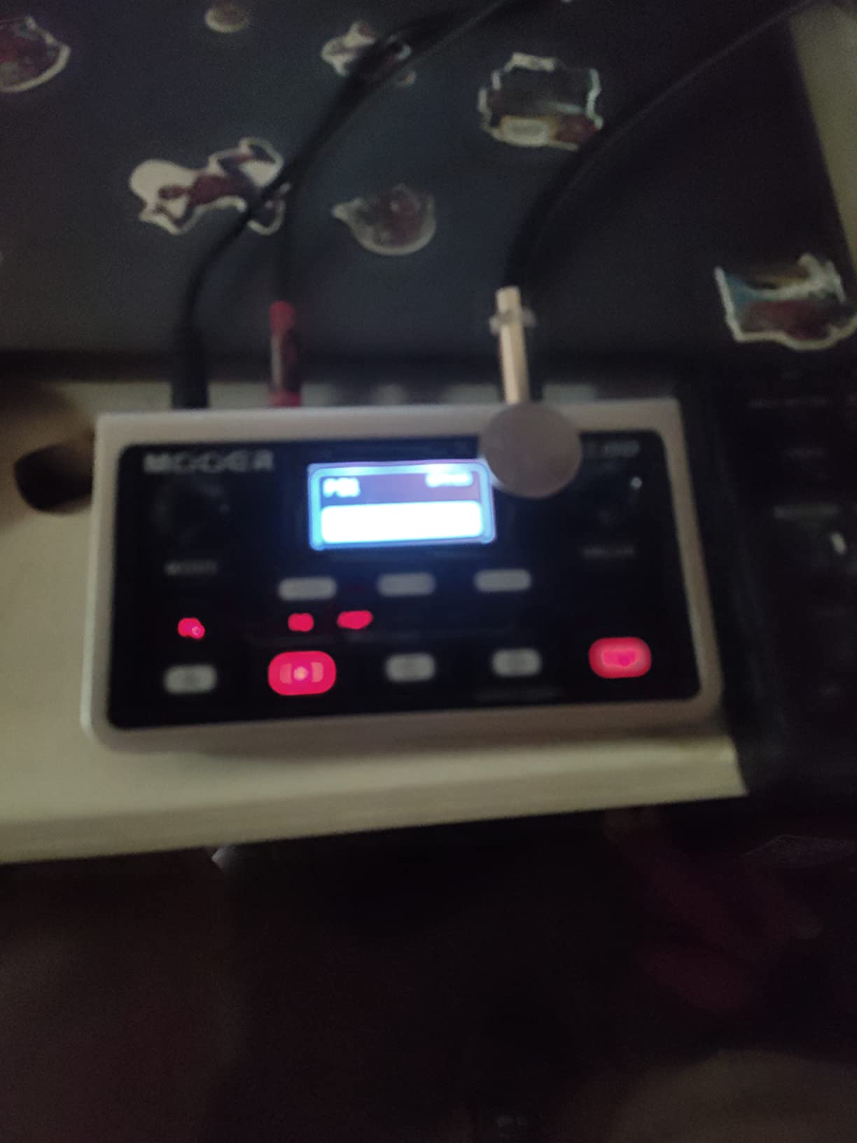 MOOER PE100 Portable Depstop Guitar Multi Effects Headphone Amp Pedal Practice Tool with Drum Machine, TAP Tempo customer photo 1