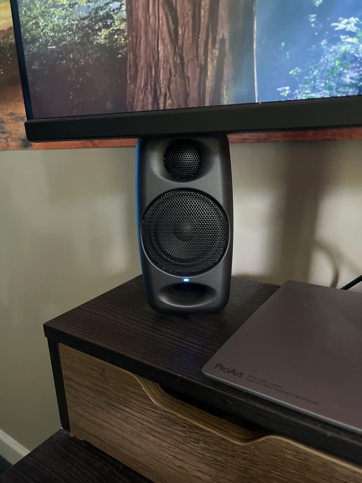 IK Multimedia iLoud Micro Monitor White 50 watt Portable Wireless Bluetooth Studio Reference Monitors, Dual Speakers for Music Production, Mixing, Mastering, Composing, producing and DJs customer photo 2