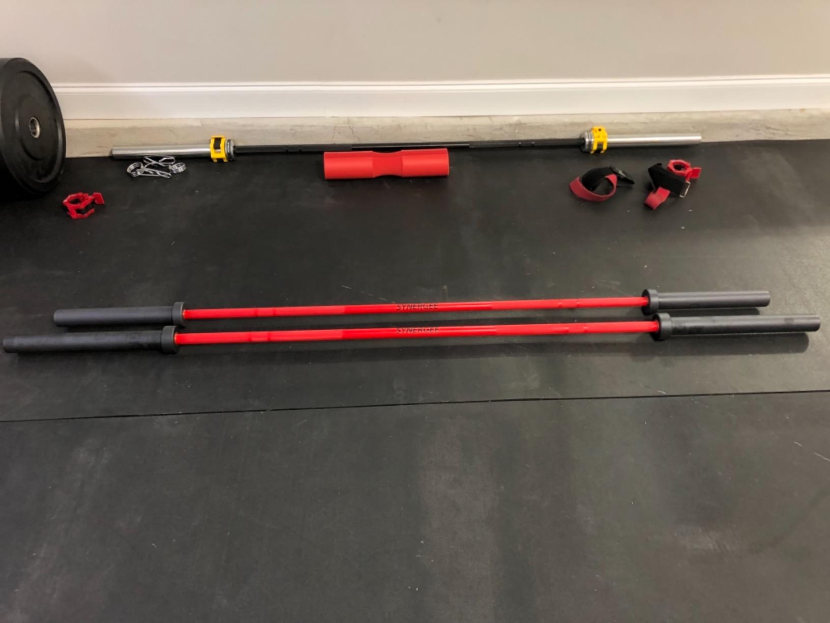 Synergee Games 15kg and 20kg Colored Ceramic Coated Barbells. Rated 1500lbs for Weightlifting and Powerlifting. Black, Red, Grey, Pink customer photo 2