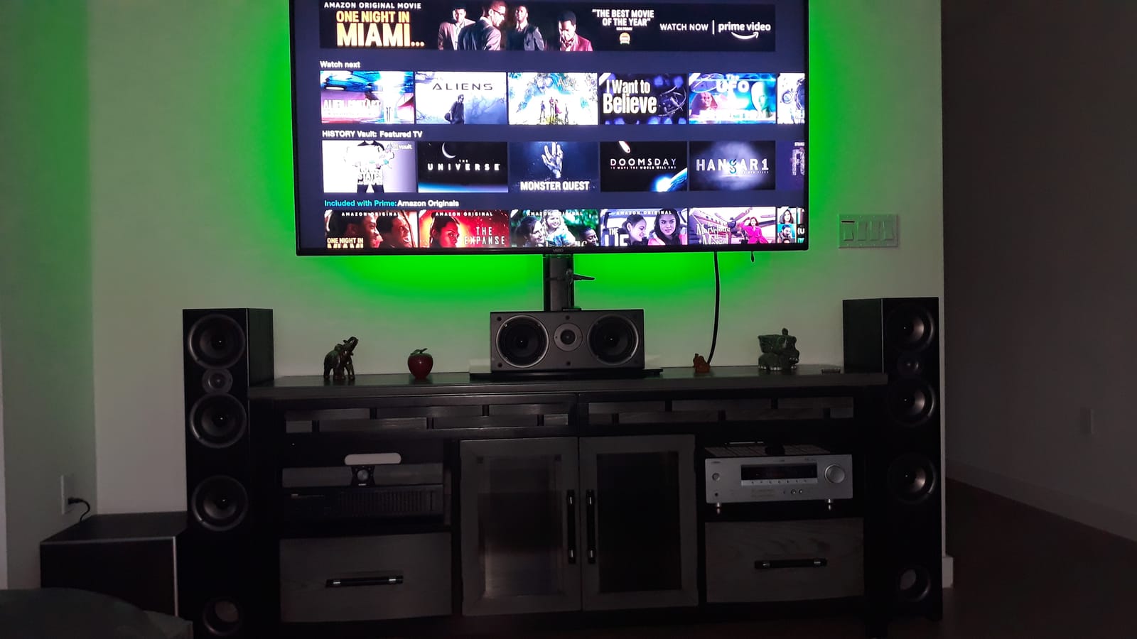 YAMAHA RX-V685 7.2-Channel AV Receiver with MusicCast customer photo 2