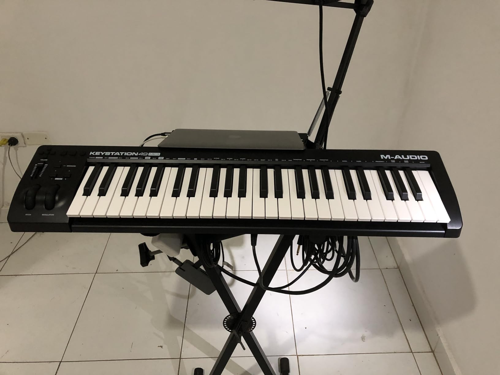 M-AUDIO Keystation 61 MK3 USB MIDI Controller customer photo 2