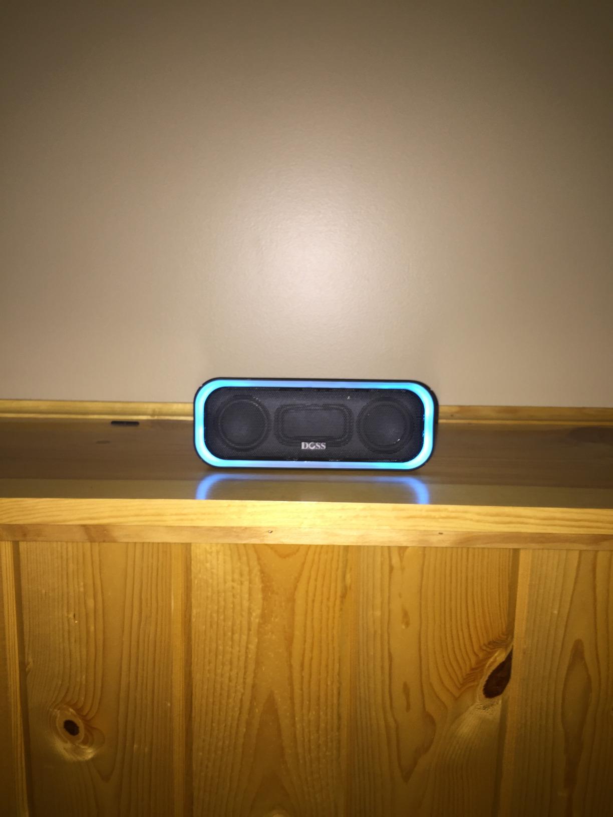 DOSS SoundBox Pro Bluetooth Speaker, 20W Stereo Sound, Active Extra Bass customer photo 1