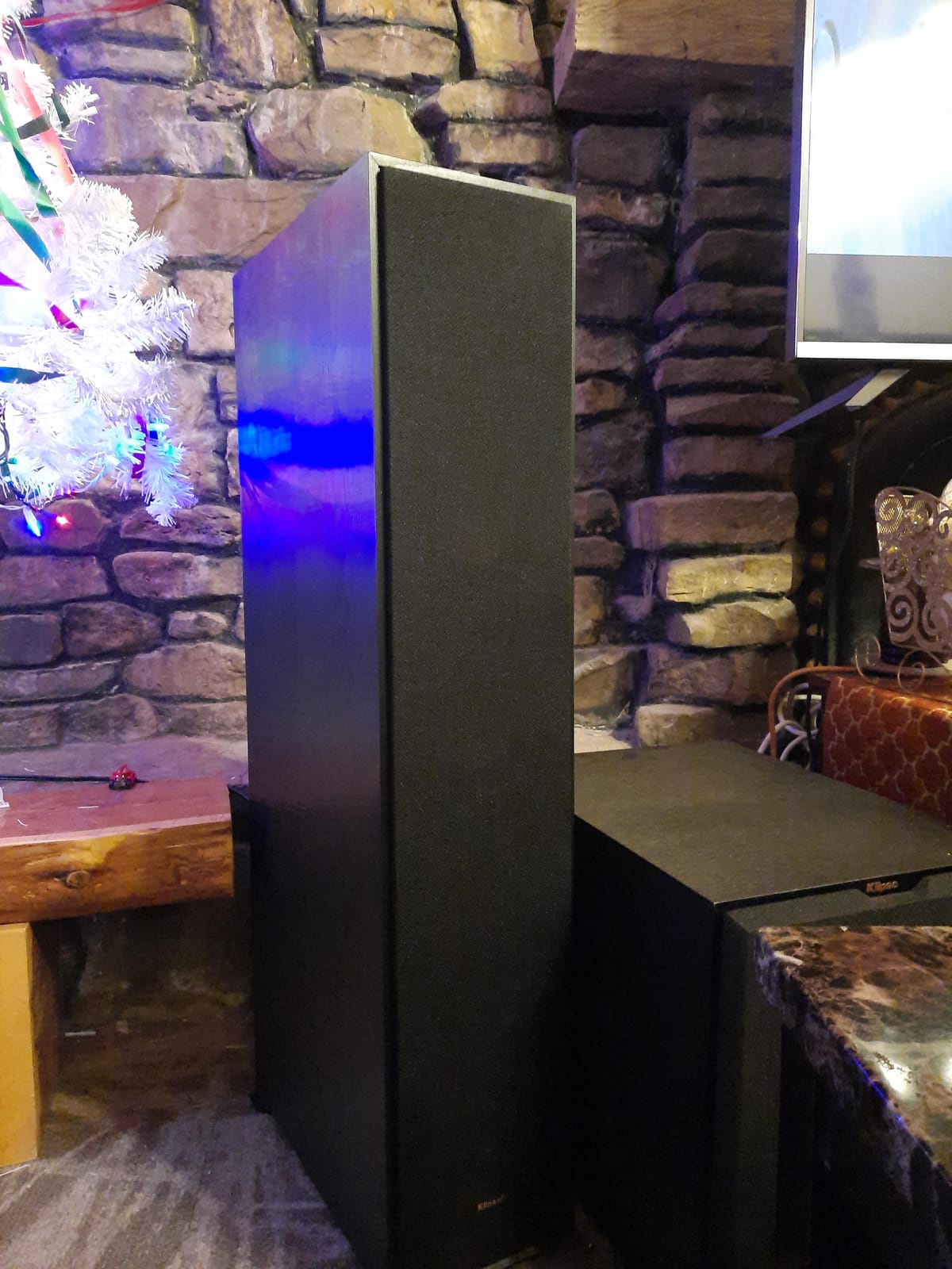 Klipsch R-625FA Powerful Detailed Floorstanding Single Home Speaker Black customer photo 1