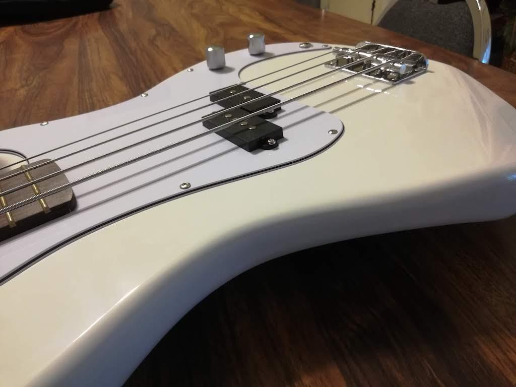Glarry Electric Bass Guitar Full Size 4 String Rosewood Basswood Fire Style Exquisite Burning Bass (White) customer photo 1