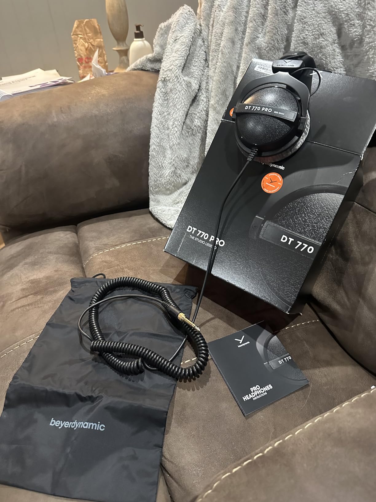 beyerdynamic DT 770 PRO, 250 Ohm, Closed Back, Over Ear, Wired Professional Studio Headphones, Audio Monitors, Audiophile, 3m Coiled Cable, Black with Limited Edition Black Velour Ear Pads customer photo 2