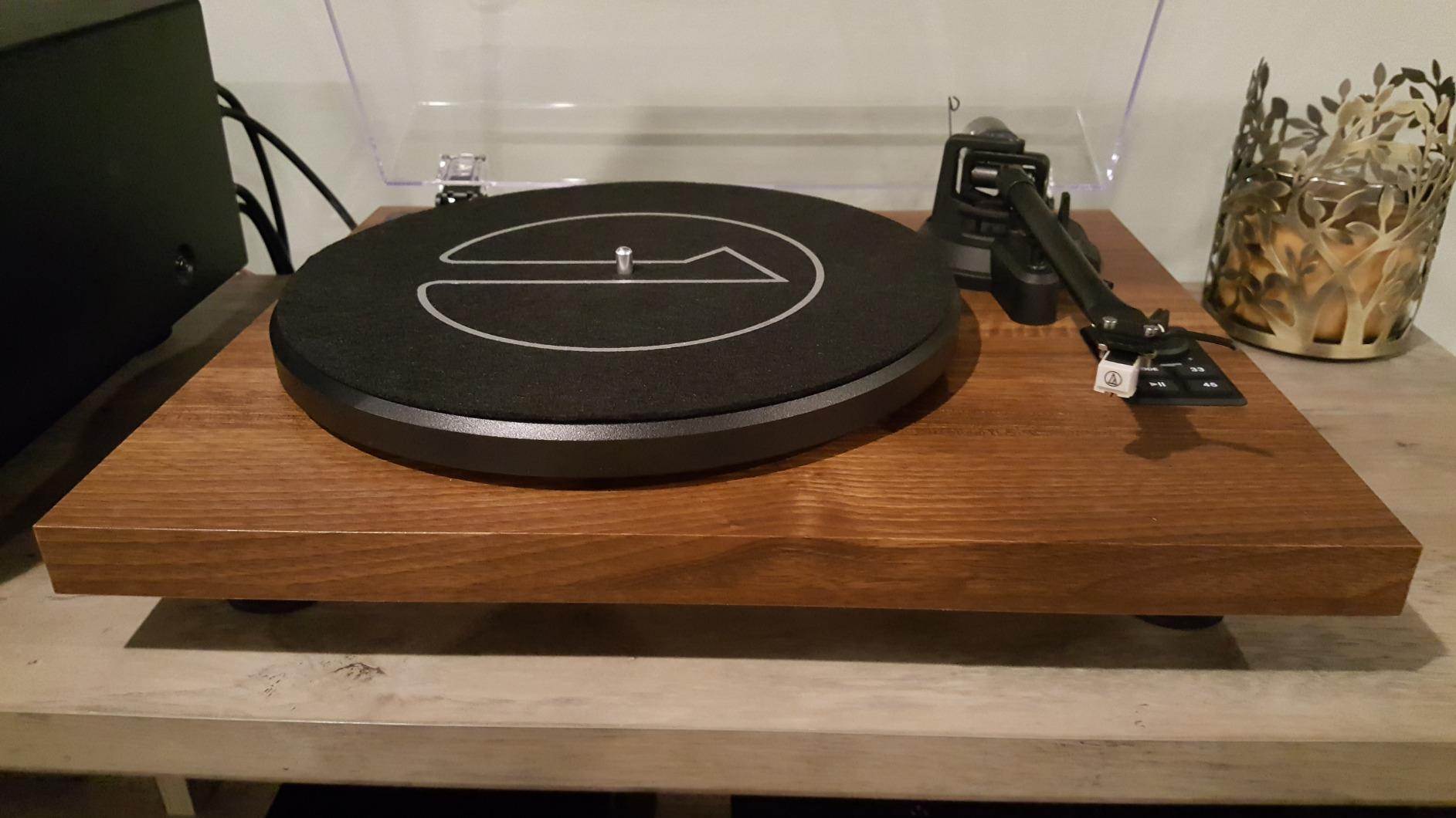 1 BY ONE Bluetooth Turntable HiFi System with 36 Watt Bookshelf Speakers customer photo 2