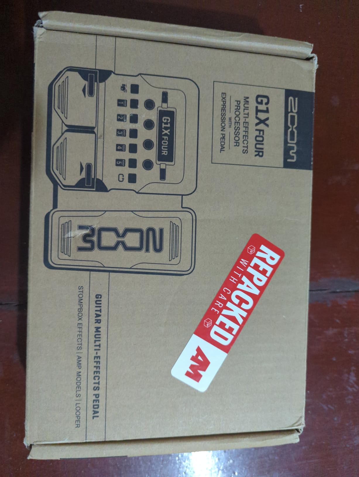 Zoom G1 Four Guitar Multi-Effects Processor customer photo 2